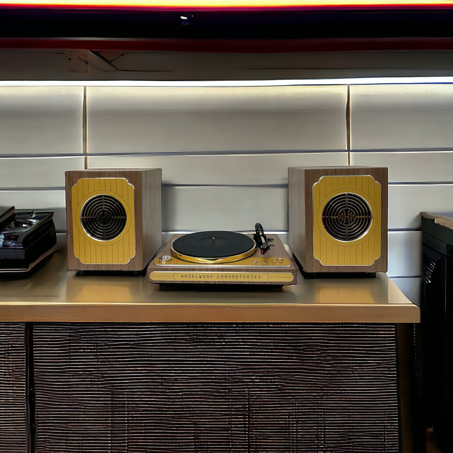 Model 2112 Turntable/ Speaker System :: Pre-Order