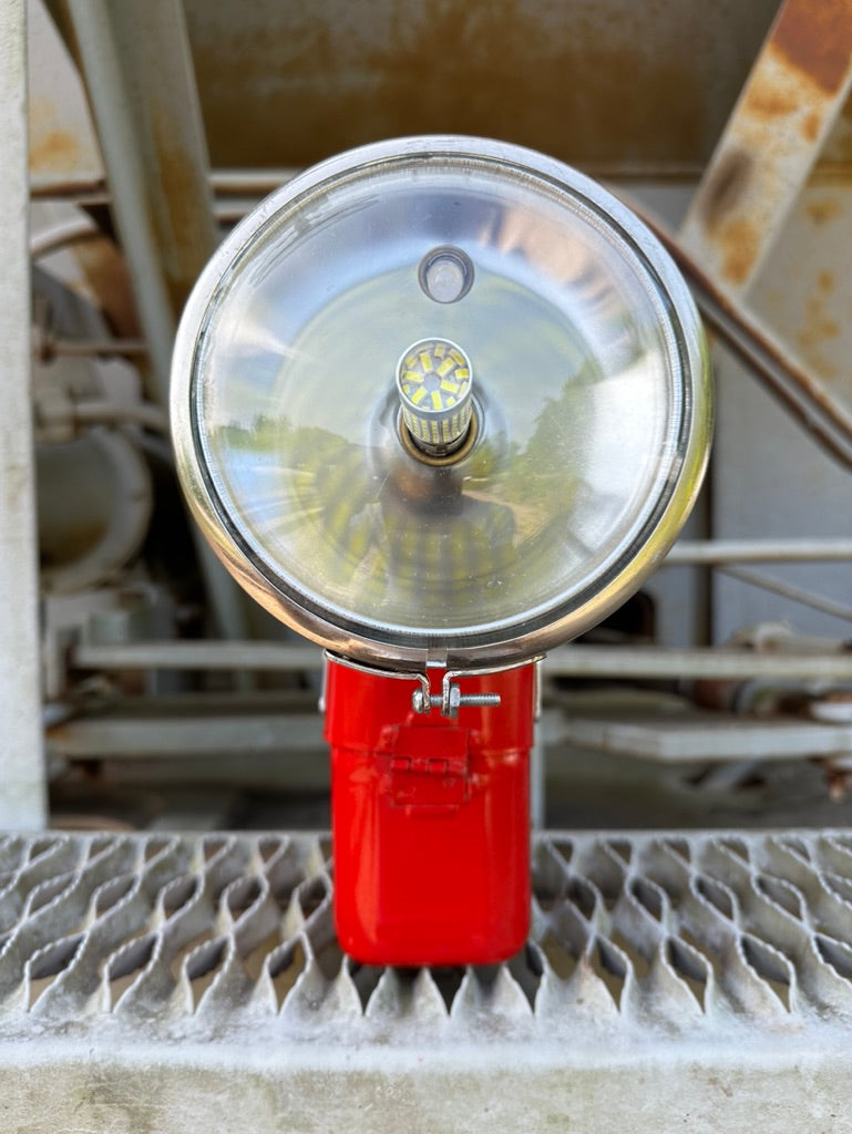 BIG BEAM ⚡️ Lantern + Portable Phone Charger